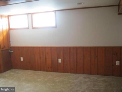 561 Lucia Ave, Baltimore, MD 21229 - photo 7