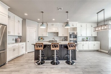 708 NW 197th St, Edmond, OK 73012 - photo 6