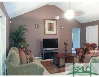 Living Room. SPACIOUS LIVING ROOM