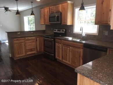 211 Post Hill Rd, Falls, PA 18615 - photo 3