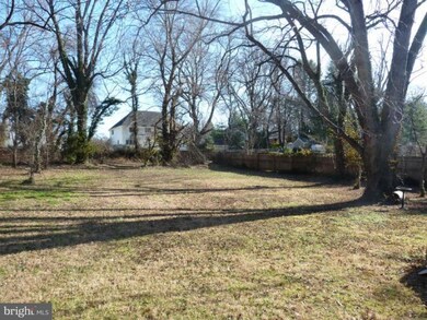 2119 Reynolds St, Falls Church, VA 22043 - photo 3