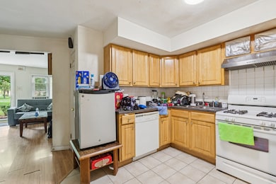 1119 E Algonquin Rd unit 7, Arlington Heights, IL 60005 - photo 4