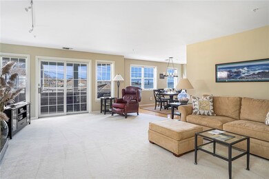 Large living room with fireplace and wonderful wat