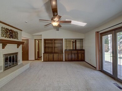 Newer Carpeting, Built-ins and Large Wet Bar with 