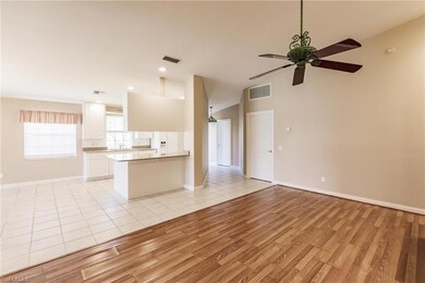 Great opens to kitchen area.