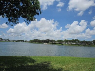 218 Windsor J unit J, West Palm Beach, FL 33417 - photo 6