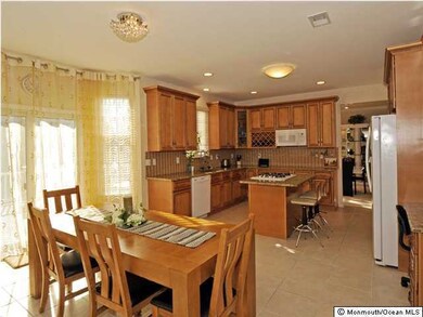 17 Wildflower Ct, Manalapan, NJ 07726 - photo 6