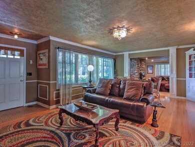 100 W 13th St, Claremore, OK 74017 - photo 5