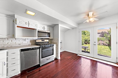 23 Lantana Way, South Amboy, NJ 08879 - photo 2