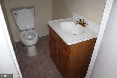 1713 Congress Dr, Blackwood, NJ 08012 - photo 5