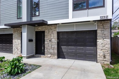 Garage & Driveway
