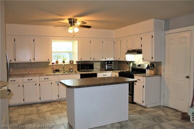 503 SW 3rd St, Muldrow, OK 74948 - photo 2