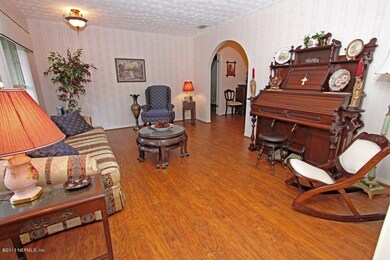 6827 Bakersfield Dr, Jacksonville, FL 32210 - photo 2