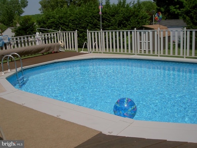 727 George Ave, Essex, MD 21221 - photo 5