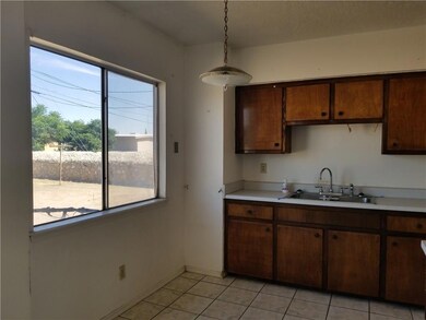 8201 Valle Placido Dr, El Paso, TX 79907 - photo 4