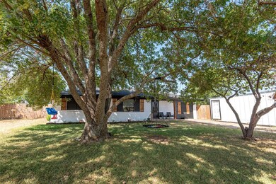 414 Palo Pinto St, Millsap, TX 76066 - photo 7
