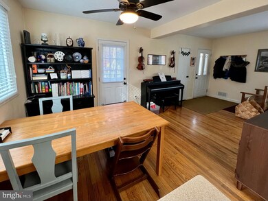 46 E Taylor Run Pkwy, Alexandria, VA 22314 - photo 7