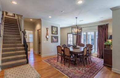 Eat-in dining room