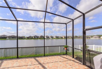 SPRAWLING PAVERED SCREENED LANAI!