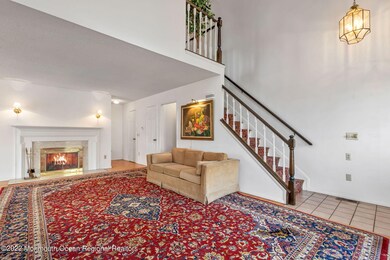 2 - Entrance - Living Room