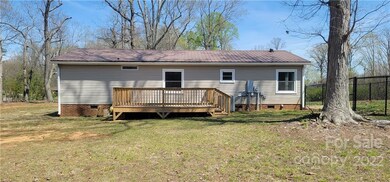 109 Mcallister Rd, Statesville, NC 28625 - photo 5