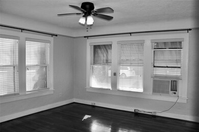 2025 Hazard St unit 2, Houston, TX 77019 - photo 5