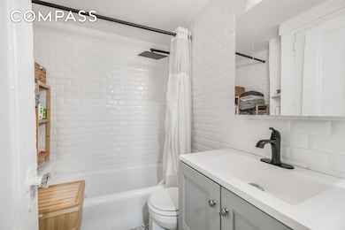 5-7 Charles St unit 1-F, New York City, NY 10011 - photo 3