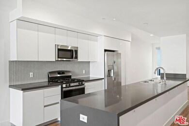 11847 Kiowa Ave unit ph6, Los Angeles, CA 90049 - photo 4