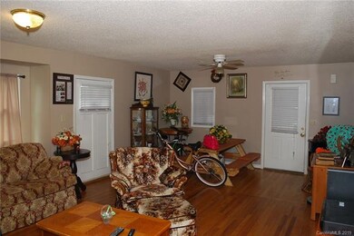 305 W Bell St, Statesville, NC 28677 - photo 3