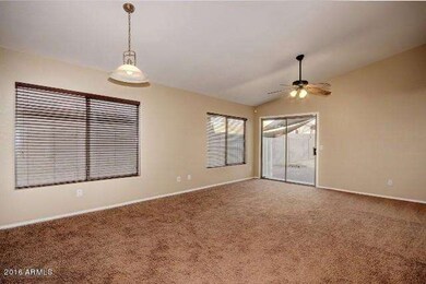 6606 Prickly Pear-Living Room (2)
