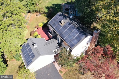 9841 Meadowcroft Ln, Montgomery Village, MD 20886 - photo 5