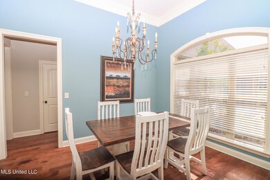 423 Julee Cir 4
