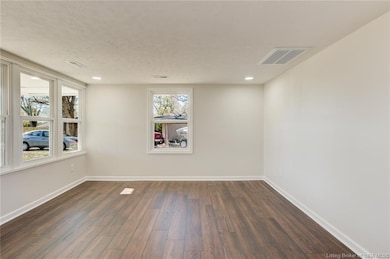 6114 Brown Rd, Floyds Knobs, IN 47119 - photo 4