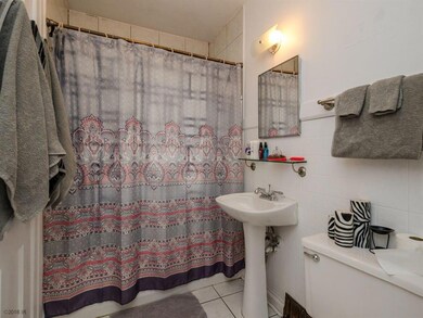 6530 Elmcrest Dr, Windsor Heights, IA 50324 - photo 7