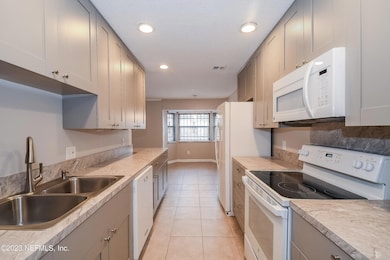 007-photo-kitchen-10472279