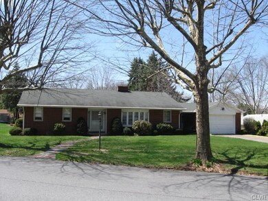 11 Old Orchard Dr, Easton, PA 18045 - photo 2