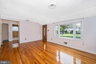 12713 Parkland Dr, Rockville, MD 20853 - photo 6