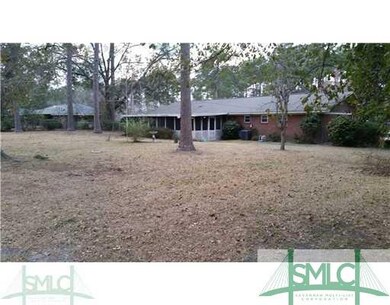 Yard/Garden. Nice backyard perfect for entertainin