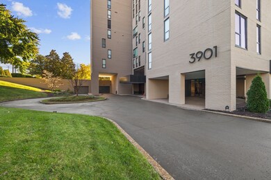 3901 West End Ave Unit 303 is a 1 Bedroom 1.5 Bath Unit! This is the Round About for Dropping off a Friend or getting packages!  Your packages are taken to your Door!