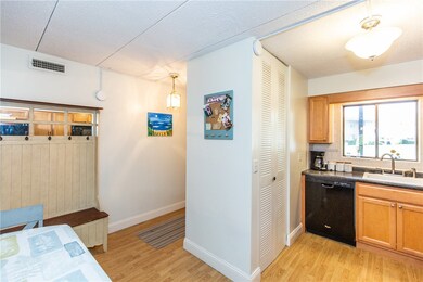 Kitchen/Dining Area