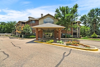 1350 Douglas Dr N unit 105, Golden Valley, MN 55422 - photo 2