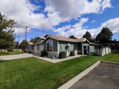 1550 NE 5th St, Redmond, OR 97756 - photo 2