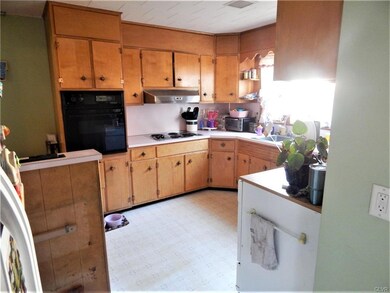 611 W Franklin St, Slatington, PA 18080 - photo 3