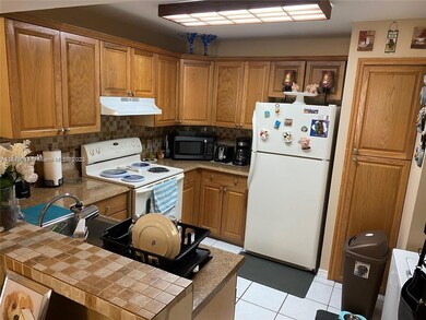 unlisted-address, Miami, FL 33193 - photo 4