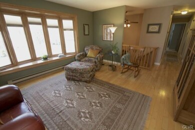 CLEAN    New Triple Pane Bay Window with internal 