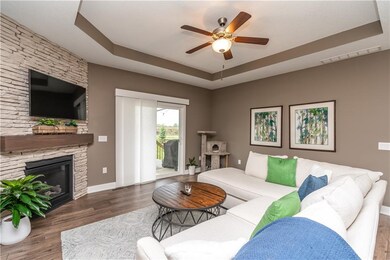 9948 Thorton Dr, Johnston, IA 50131 - photo 4