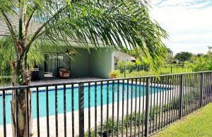 22443 Waterside Dr, Boca Raton, FL 33428 - photo 3