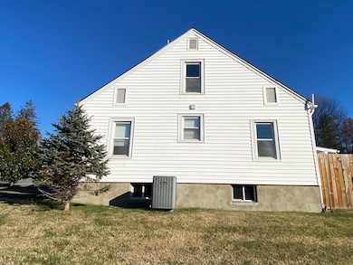 262 Clay St, Alderson, WV 24910 - photo 3