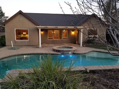 2074 Hedgerow Ave, Redding, CA 96003 - photo 5