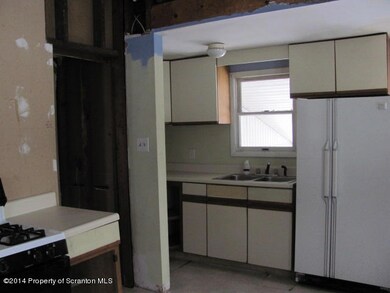 467 Owen St, Kingston, PA 18704 - photo 4